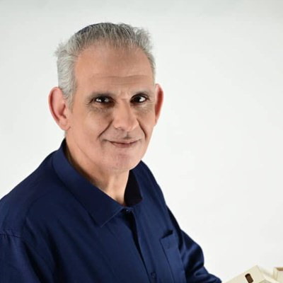 alt image
